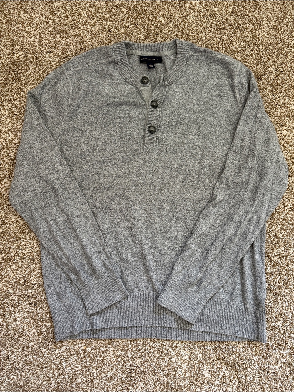 Banana Republic men’s sweater. Size large
